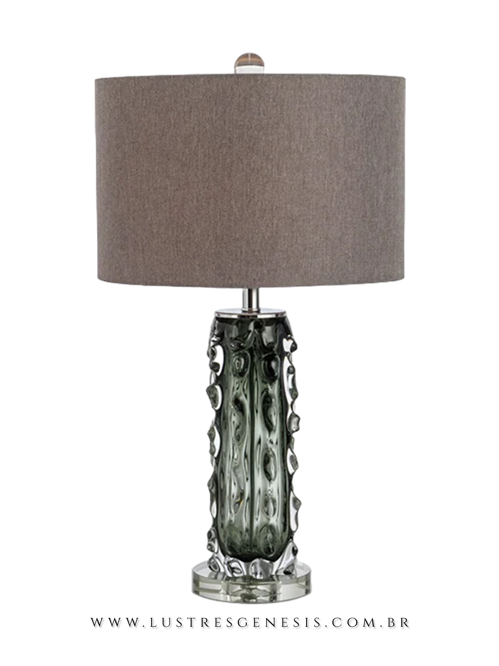 Abajur Tacio com base de vidro trabalhado e cúpula cinza, ideal para cabeceira de cama ou decoração de escritórios.